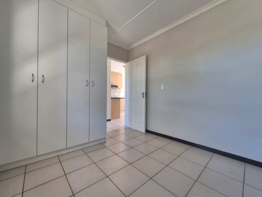 To Let 2 Bedroom Property for Rent in Buh Rein Estate Western Cape